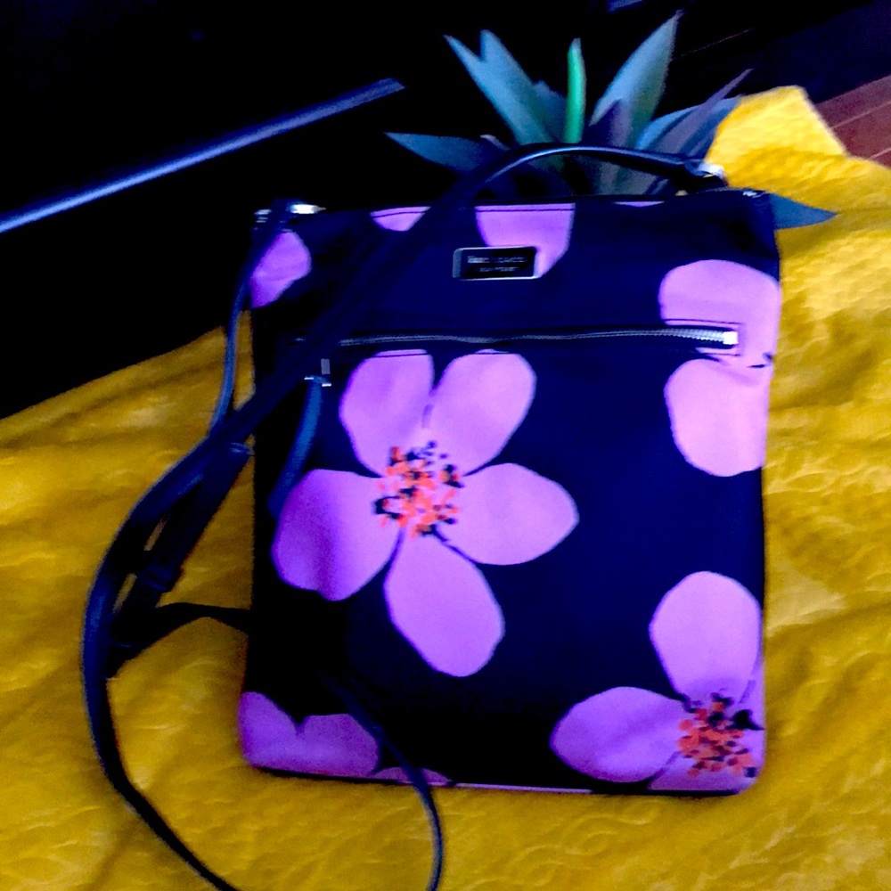 New without tags is a beautiful Kate Spade crossbody!